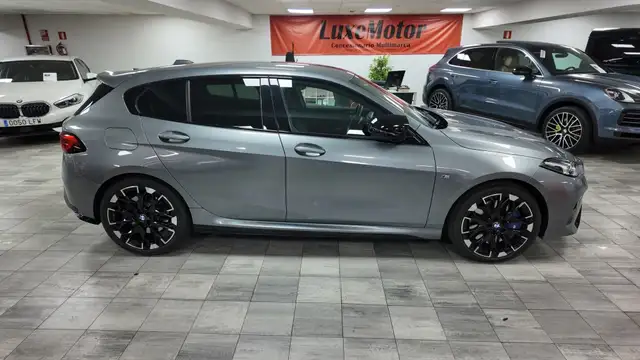 BMW 1 Series view 7