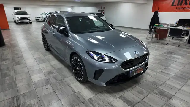 BMW 1 Series view 8