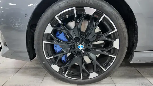 BMW 1 Series view 13