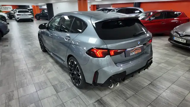 BMW 1 Series view 4