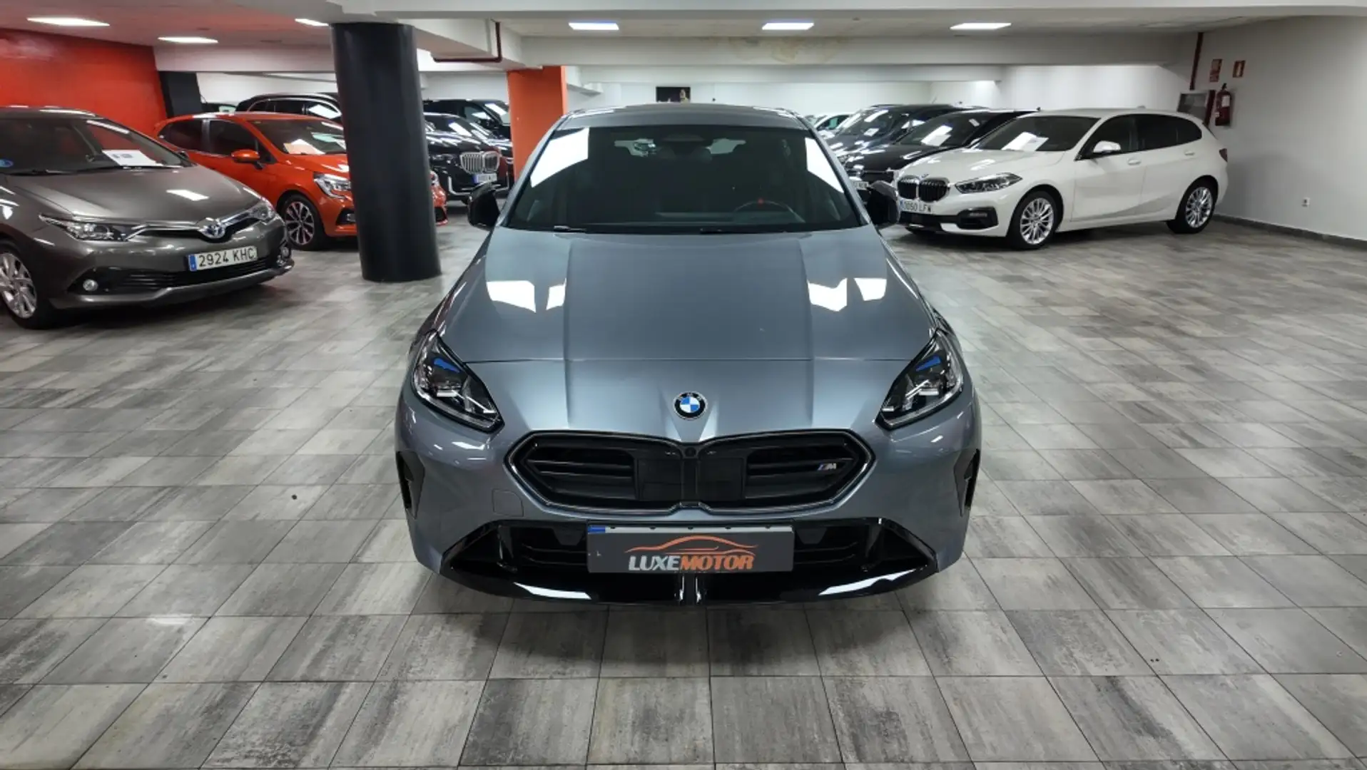 BMW 135 M135iA xDrive Plateado - 2