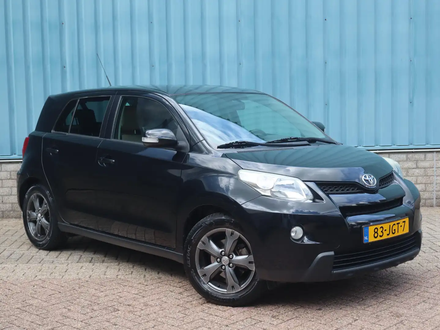 Toyota Urban Cruiser 1.3 VVT-i Dynamic | NAVI | CAMERA | CLIMA | LEDER Чорний - 2