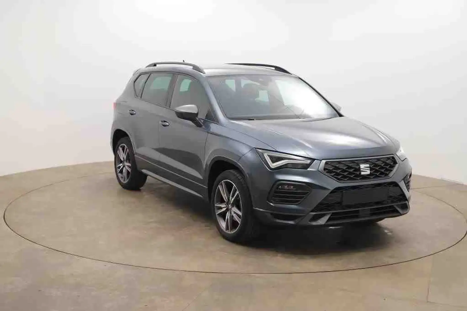 SEAT Ateca 1.5 TSI Navi LED AHK SHZ Memory Grau - 2