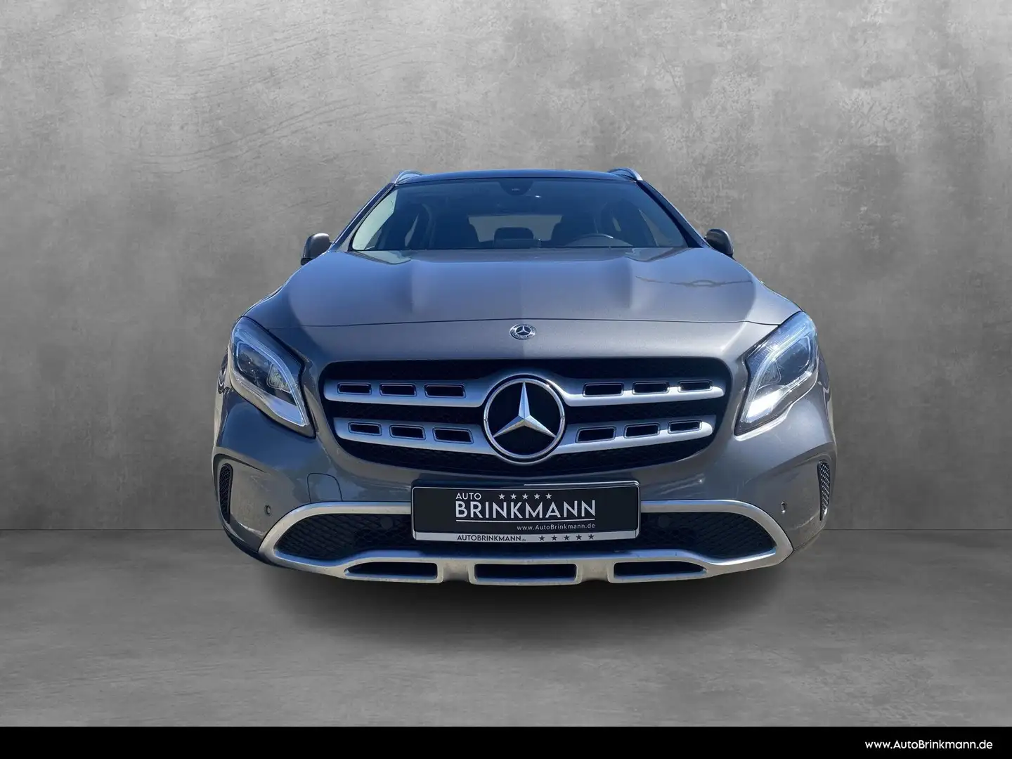 Mercedes-Benz GLA 180 GLA 180 LED/AHK/PANO/NAVI/SHZ/URBAN Navi/Panorama Grau - 2