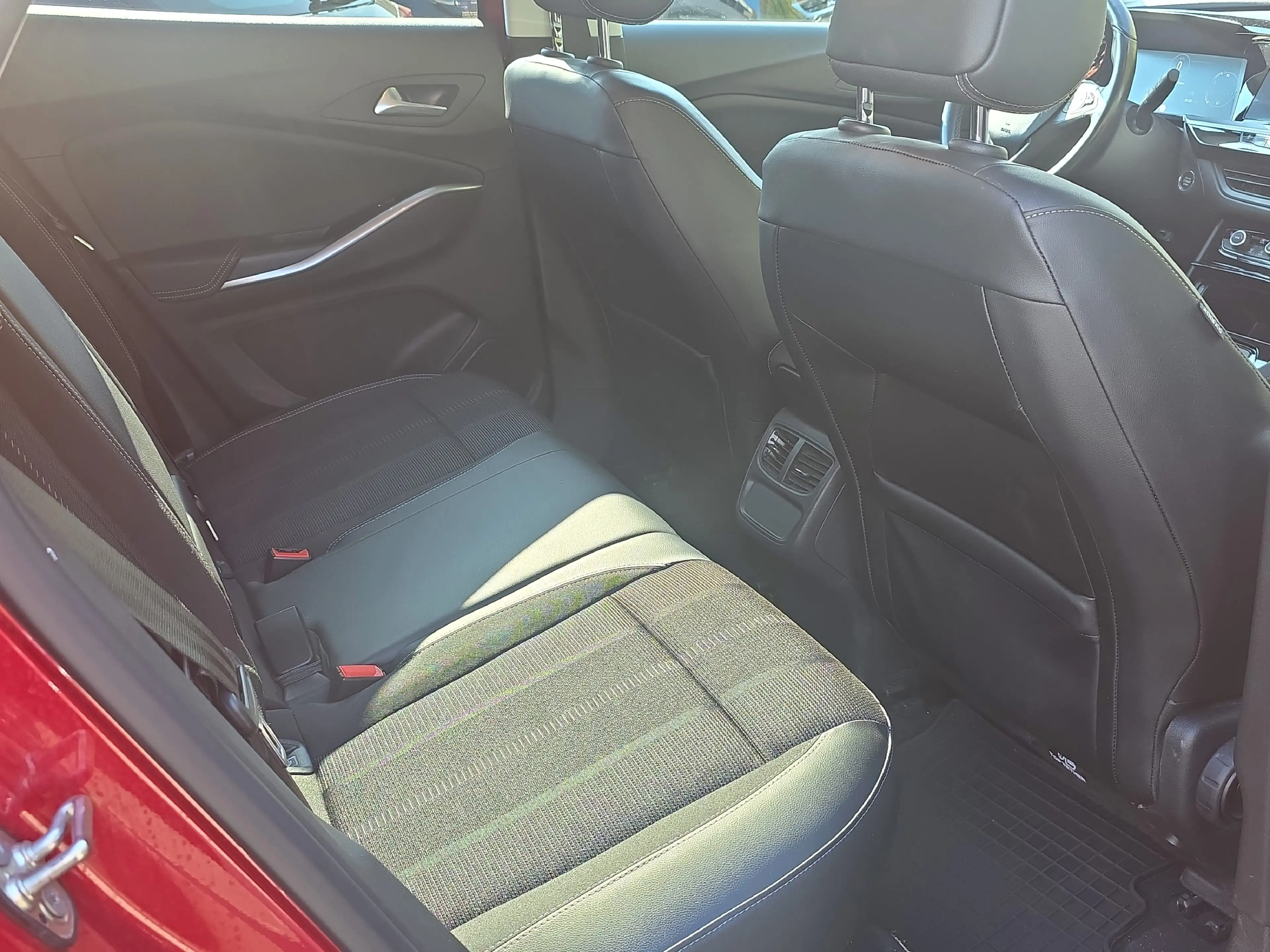 Opel Grandland 1.2 Turbo  GS Line *360 Grad Kamera* — photo 11