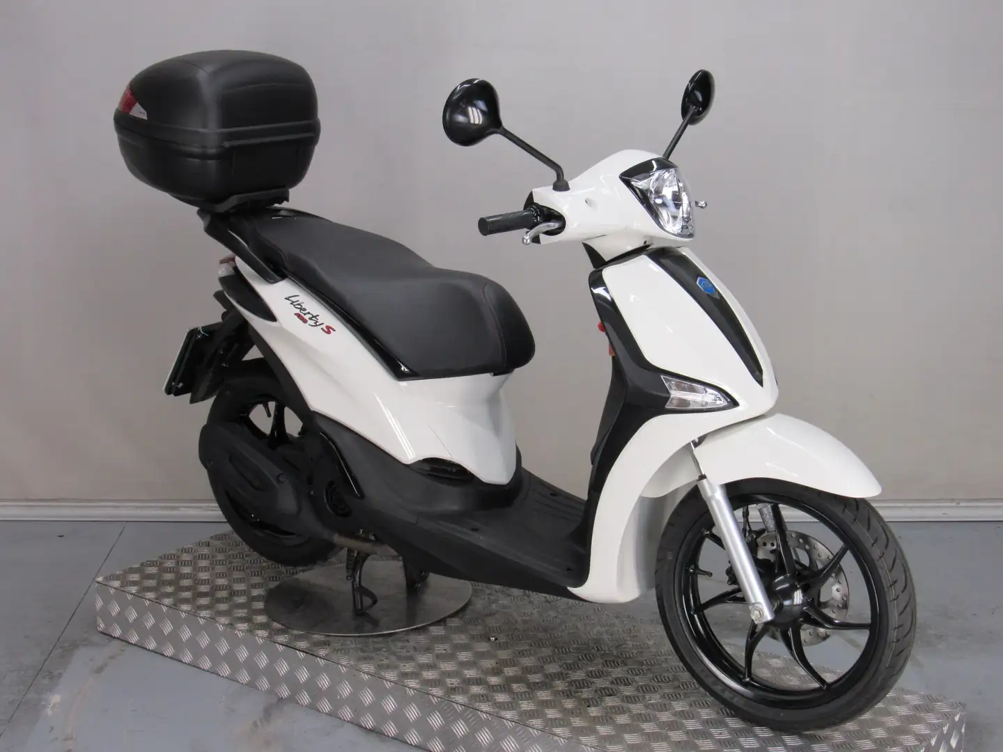 Piaggio Liberty 125 S Bianco - 2