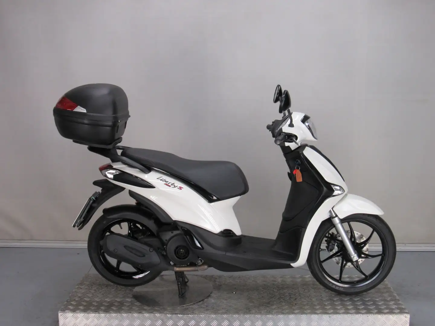 Piaggio Liberty 125 S Bianco - 1