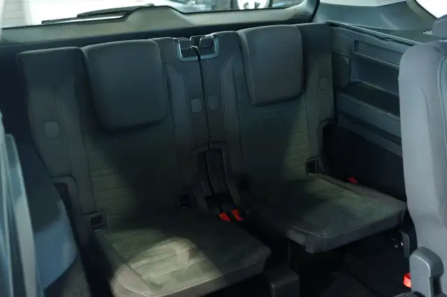 Volkswagen Touran view 22