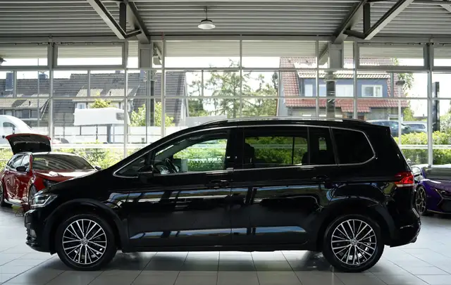 Volkswagen Touran view 10