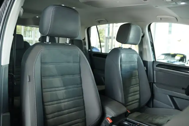 Volkswagen Touran view 19