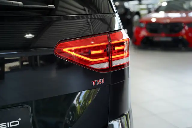 Volkswagen Touran view 13