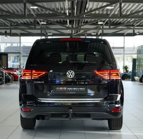 Volkswagen Touran view 8
