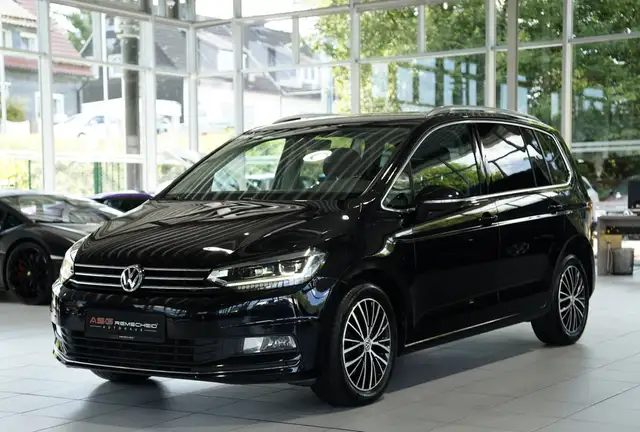 Volkswagen Touran view 5