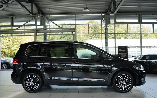 Volkswagen Touran view 6