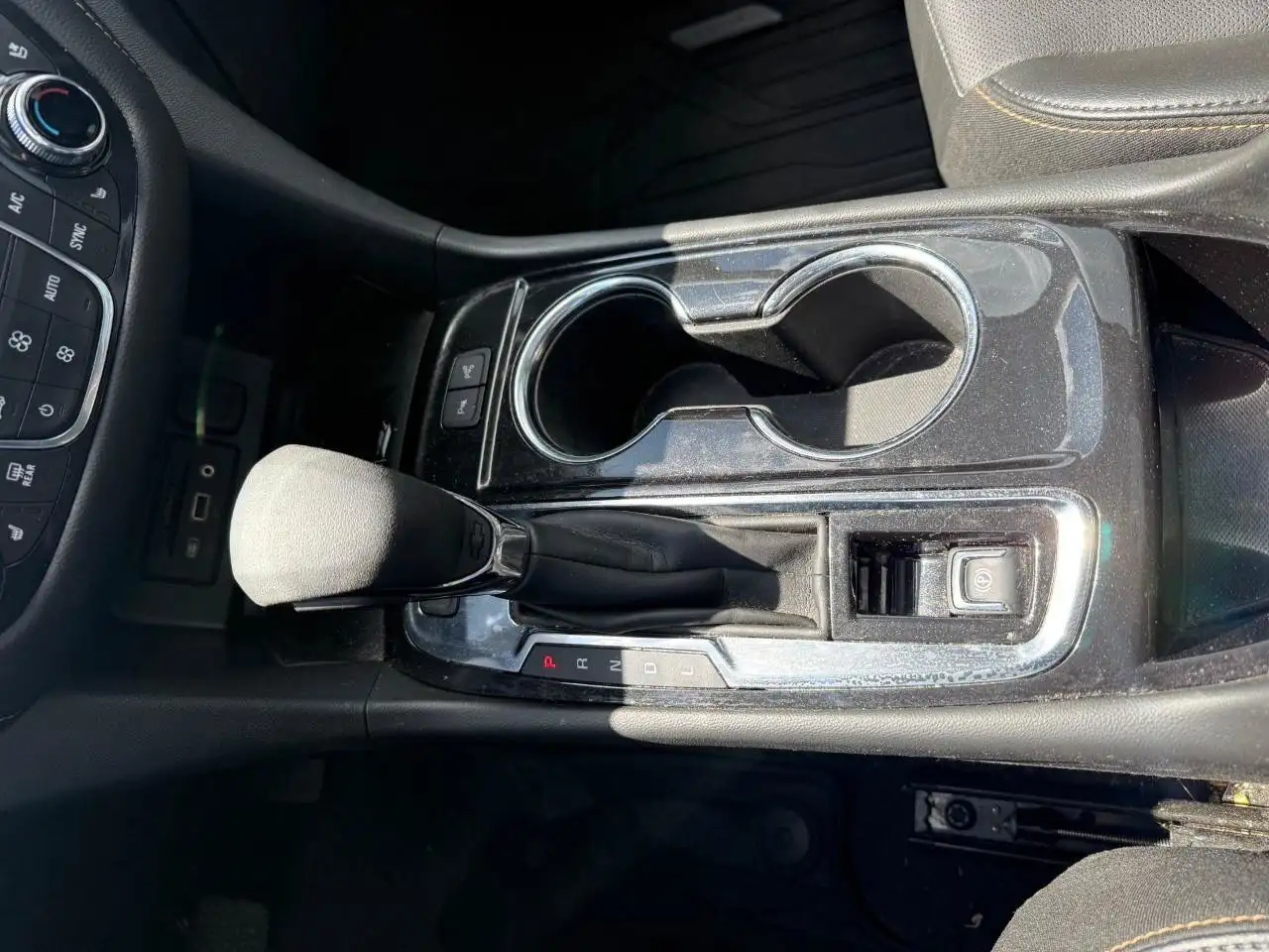 Chevrolet Equinox photo Chevrolet Equinox