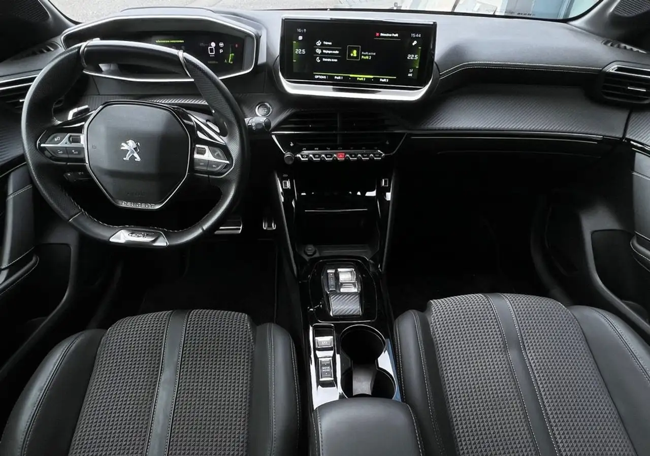 Peugeot 208 208 — photo 16