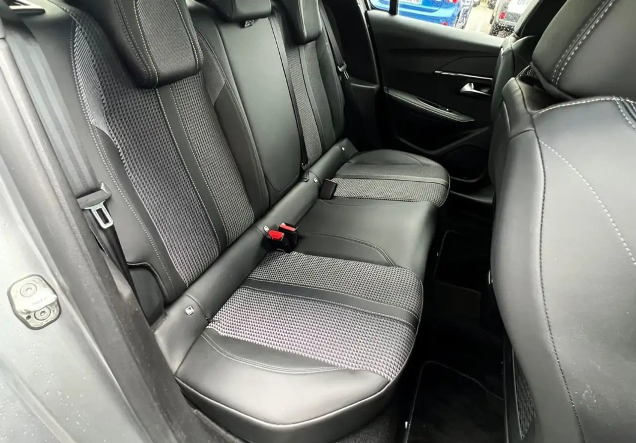 Peugeot 208 208 — photo 19