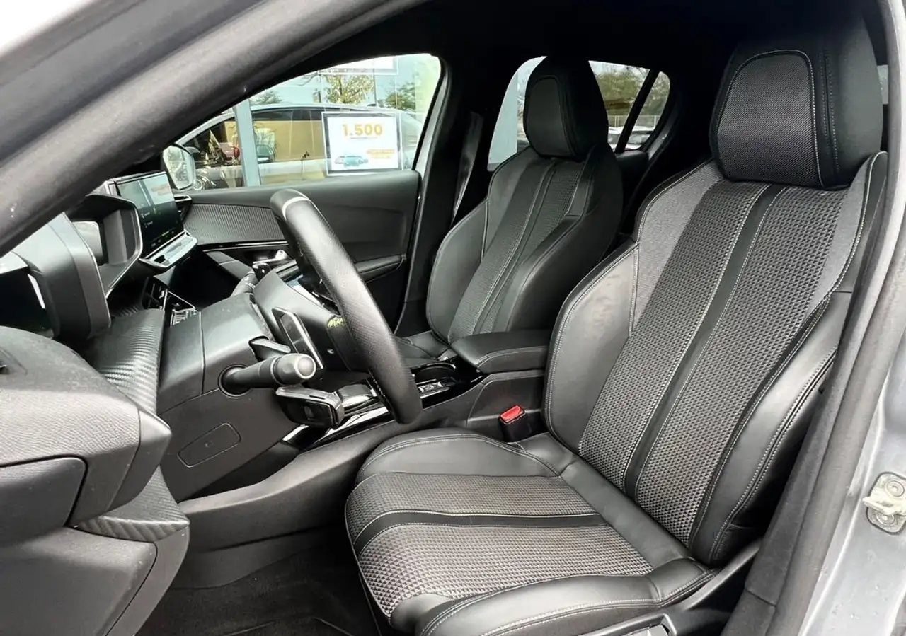 Peugeot 208 208 — photo 5