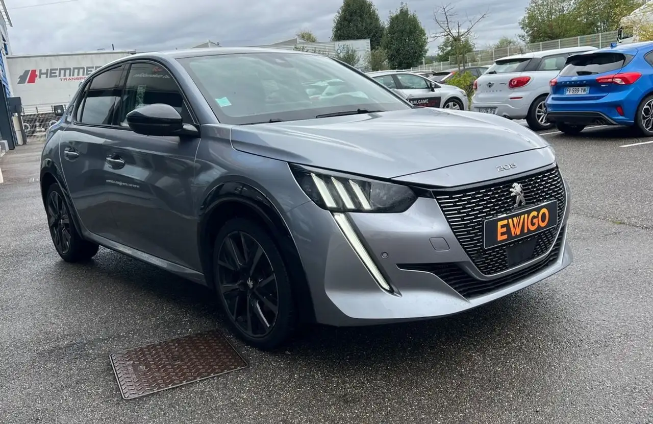 Peugeot 208 208 — photo 12