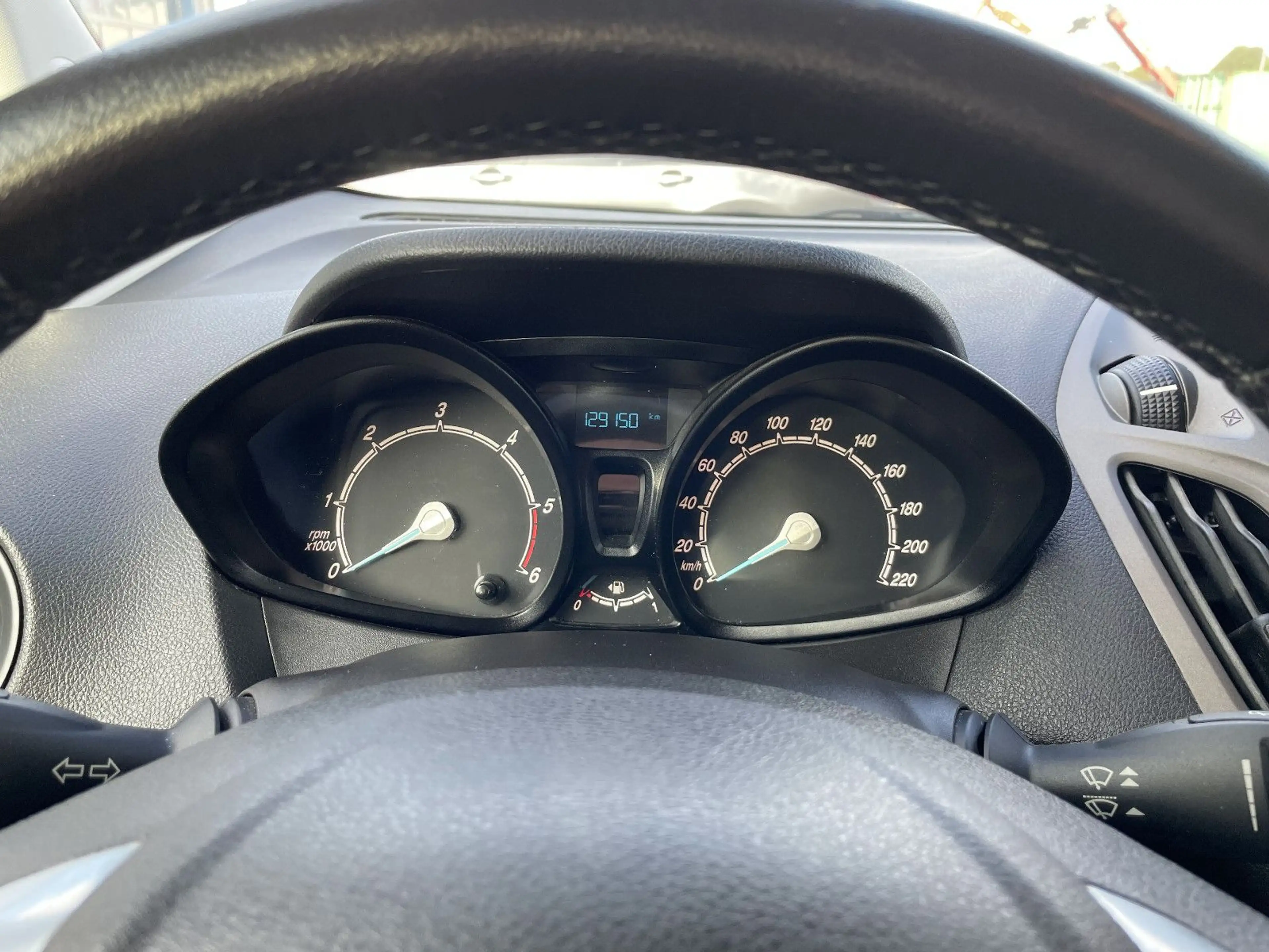 Ford Tourneo Courier Trend — photo 14