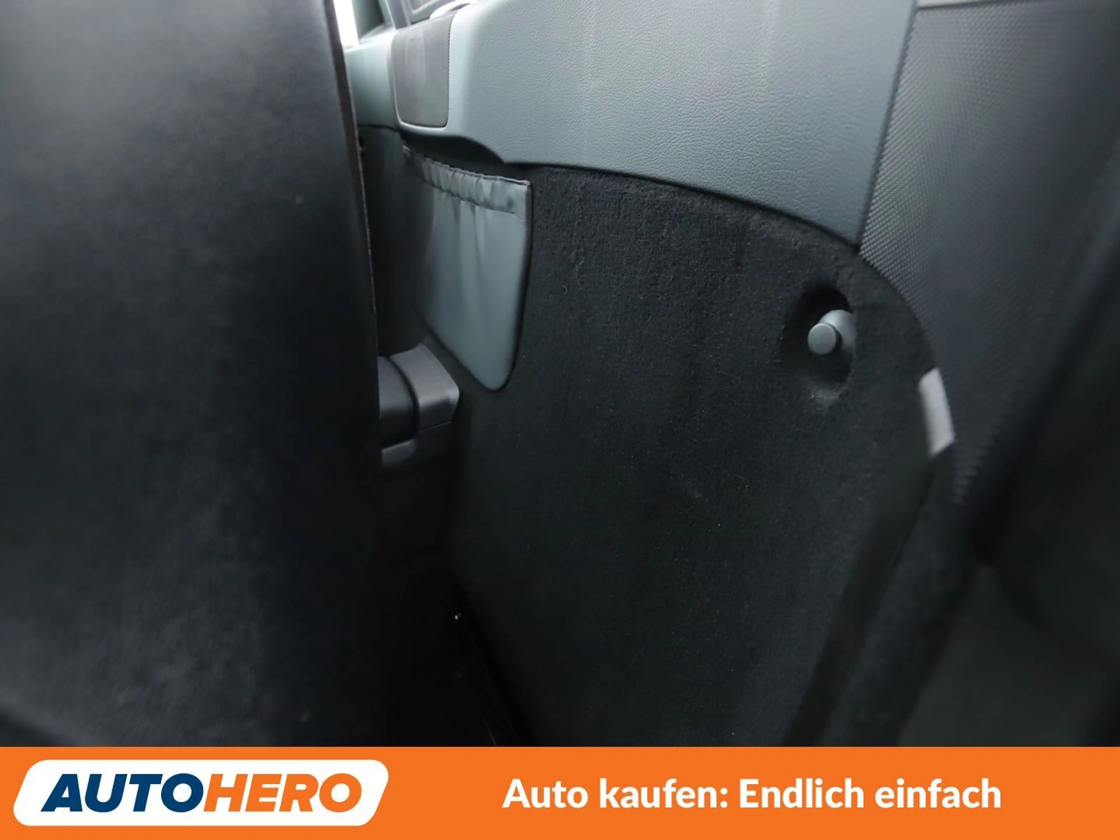 Mercedes-Benz SLC 300 300 Aut.*NAVI*PDC*TEMPO*SHZ* — photo 14