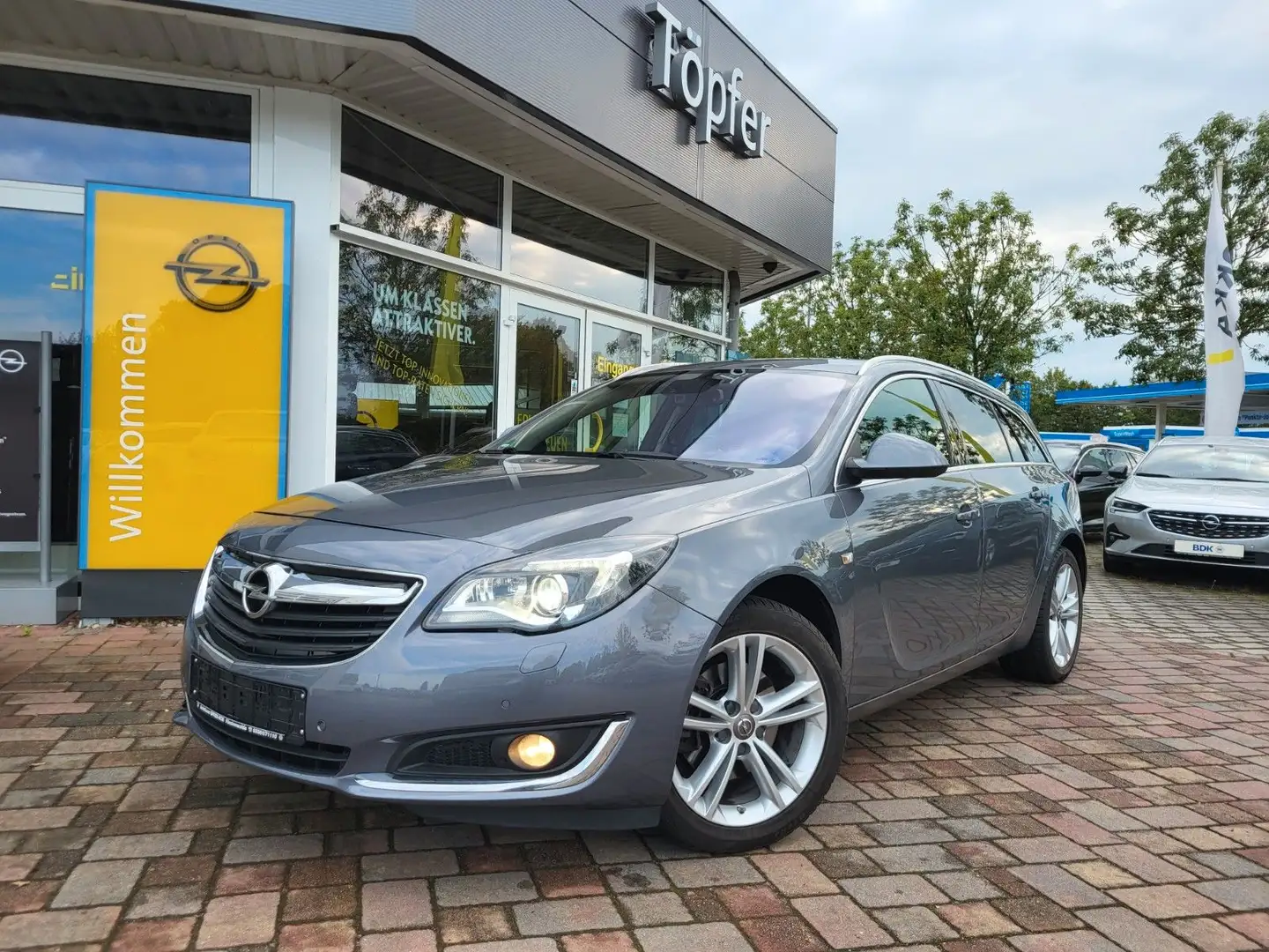Opel Insignia A Sports Tourer Innovation Automatik Gris - 1
