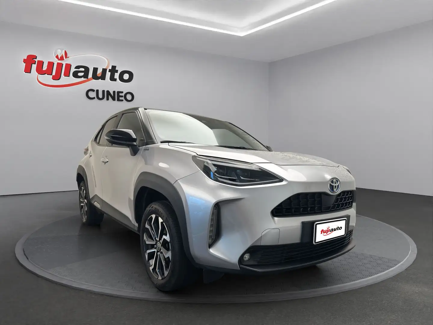 Toyota Yaris Cross Yaris Cross 1.5h Trend awd-i 116cv e-cvt Argent - 2