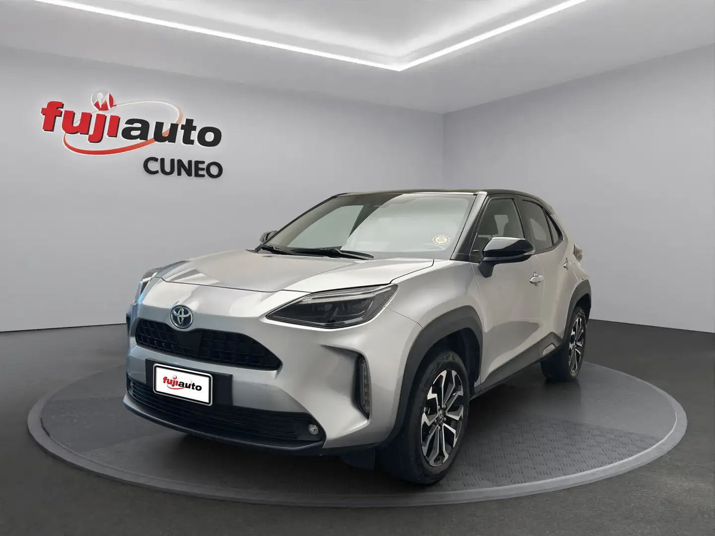 Toyota Yaris Cross Yaris Cross 1.5h Trend awd-i 116cv e-cvt Argent - 1