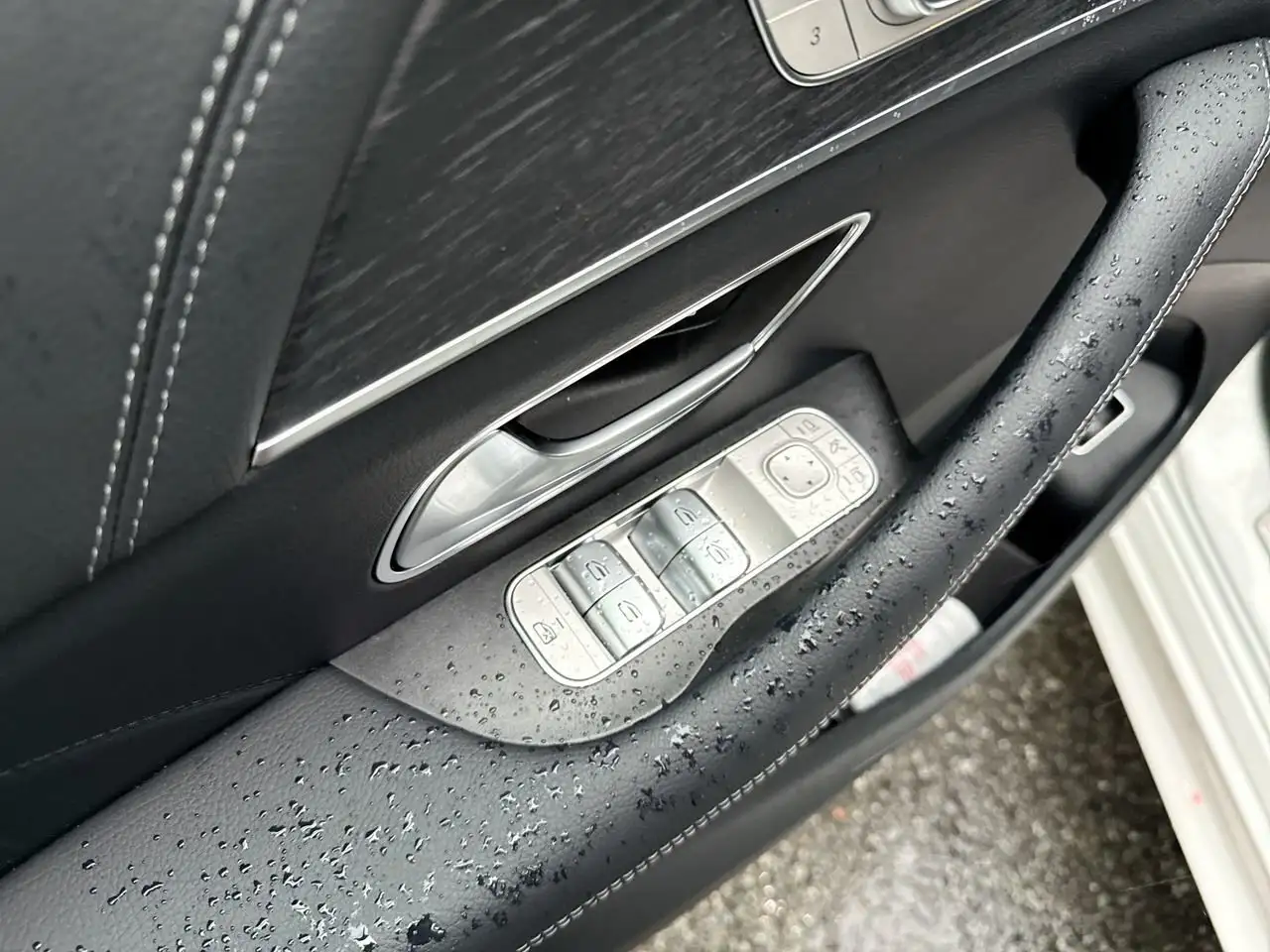 Mercedes-Benz GLE снимка Mercedes-Benz GLE