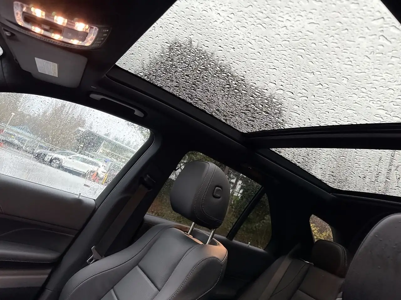 Mercedes-Benz GLE снимка Mercedes-Benz GLE