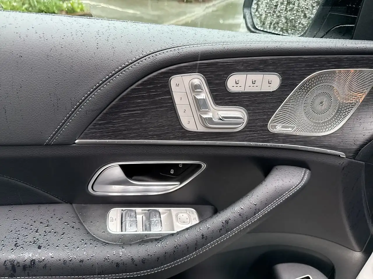 Mercedes-Benz GLE снимка Mercedes-Benz GLE