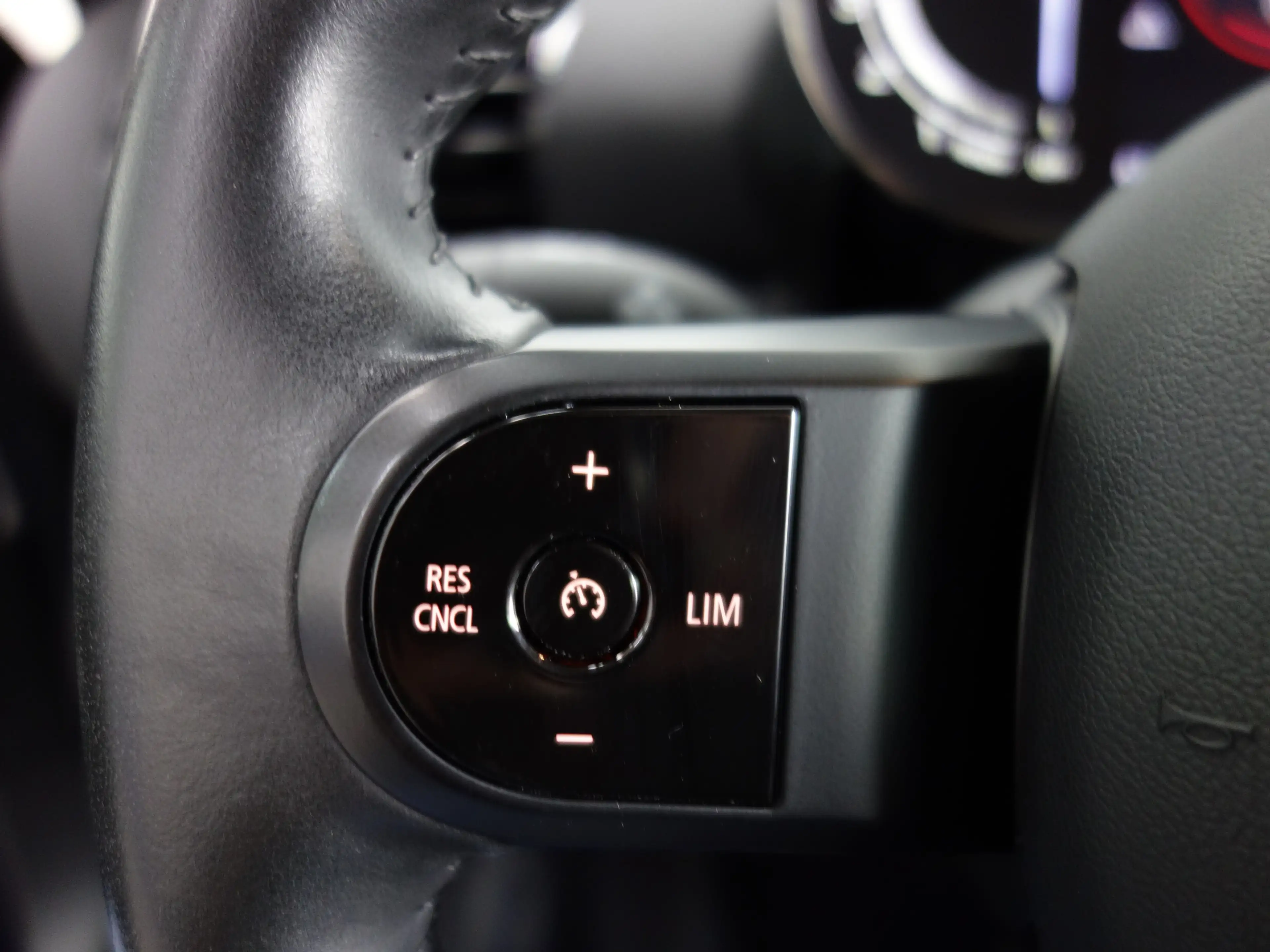 MINI Cooper Clubman Automatik Navi SHZ R-Cam LED — photo 12