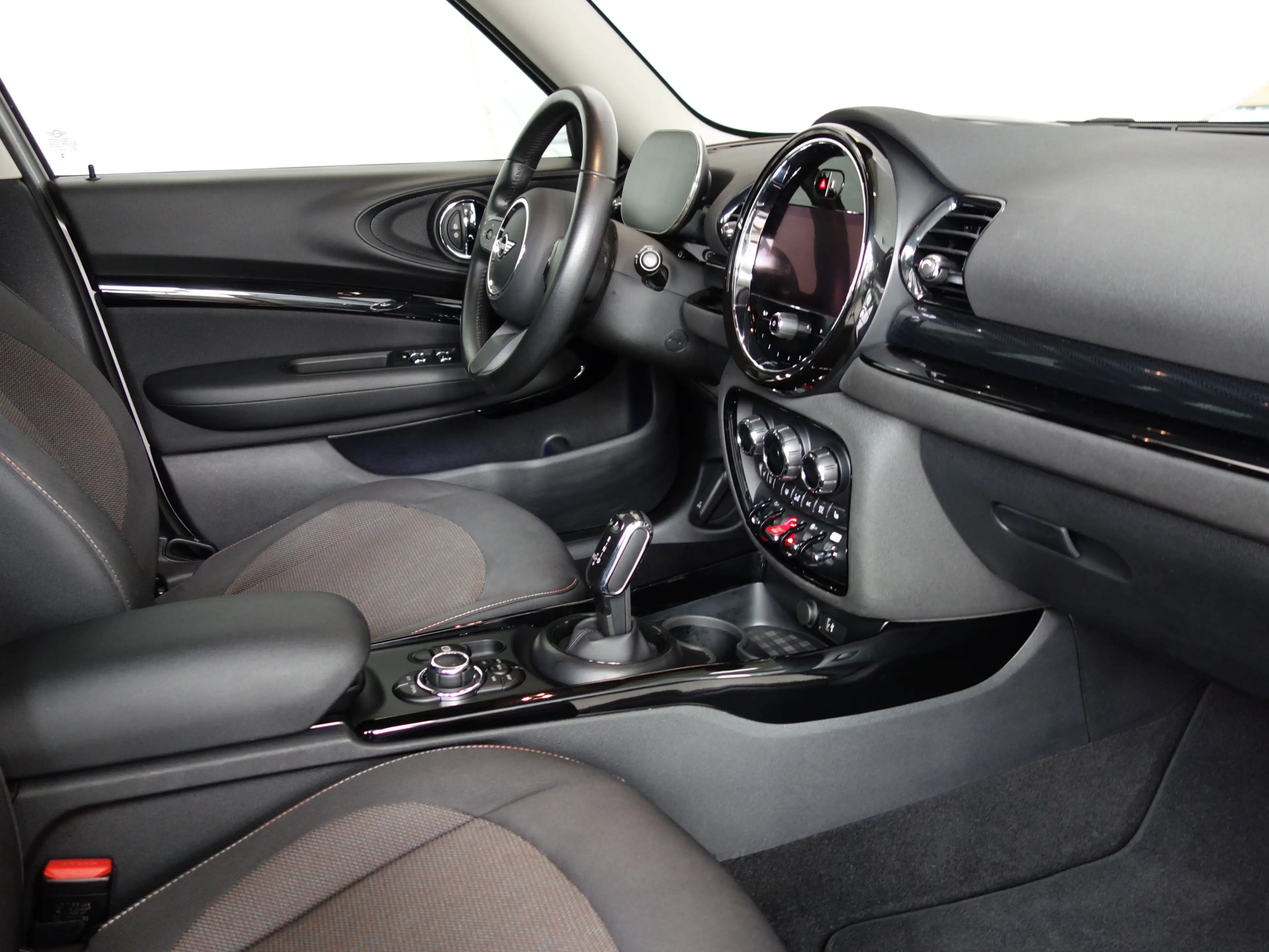 MINI Cooper Clubman Automatik Navi SHZ R-Cam LED — photo 6
