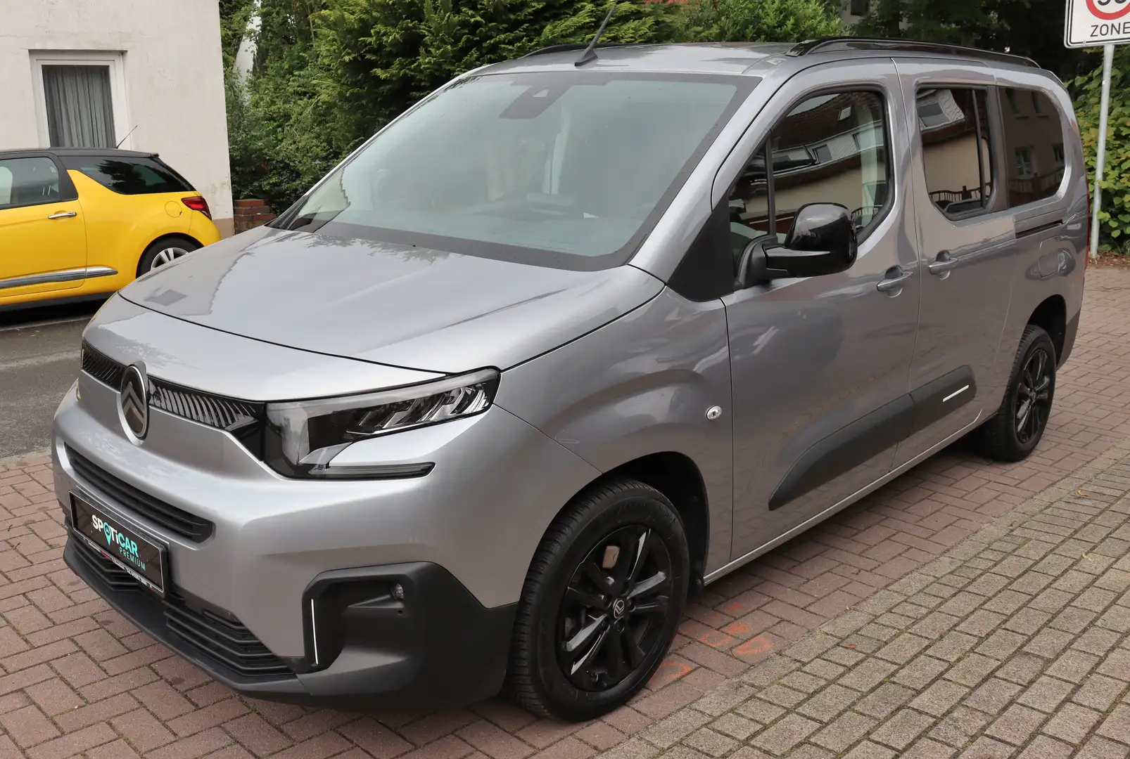 Citroen Berlingo Max XL, Navi, Rückfahrkamera, Automatik Grau - 1
