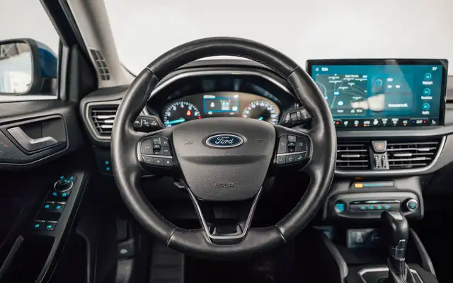 Ford Focus view 13