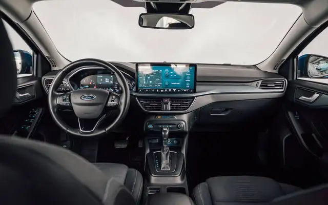 Ford Focus view 12