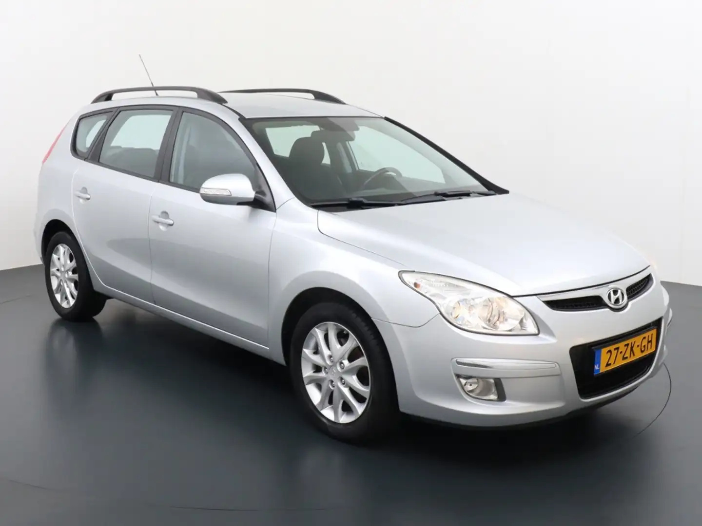 Hyundai i30 CW 1.6i Style Grau - 2