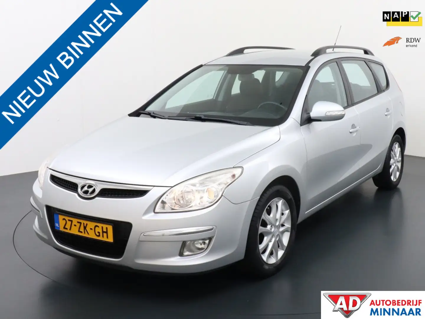 Hyundai i30 CW 1.6i Style Grau - 1