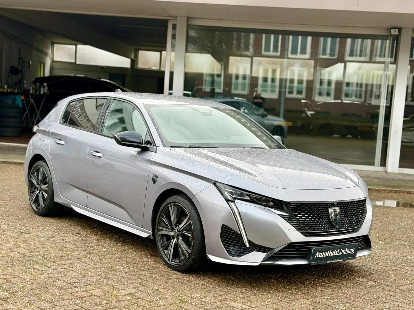 Peugeot 308 1.2 PureTech GT Pack Business|Camera|CarPlay|Nieuw Grau - 2