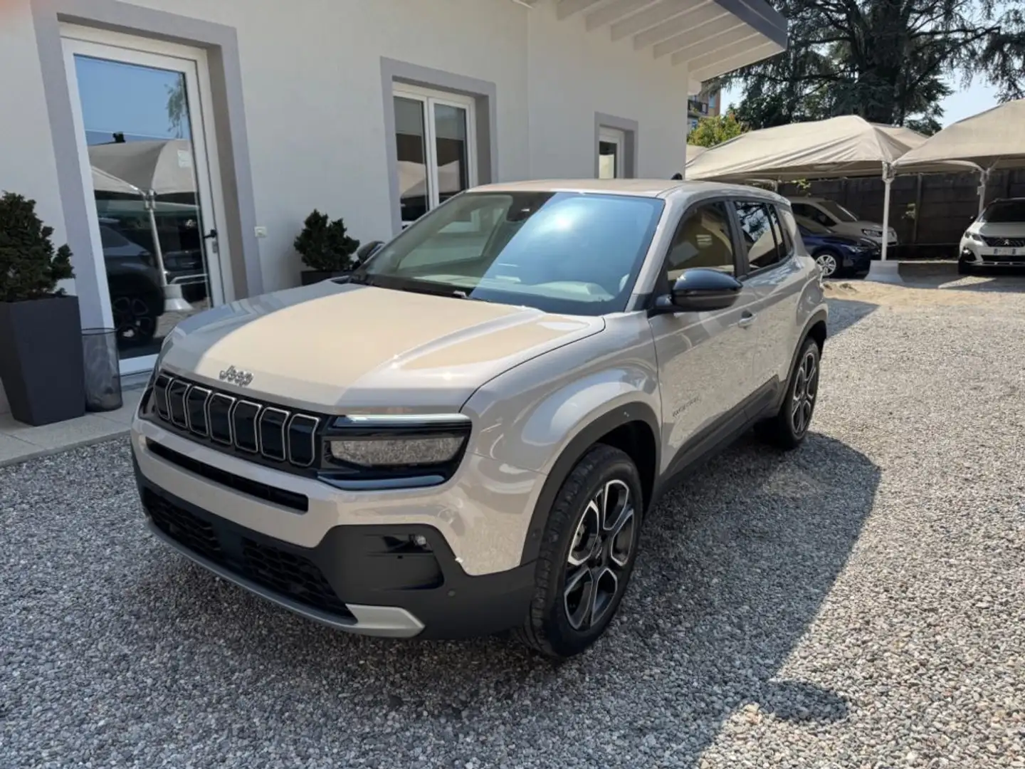 Jeep Avenger 1.2 Turbo MHEV Summit Beige - 1