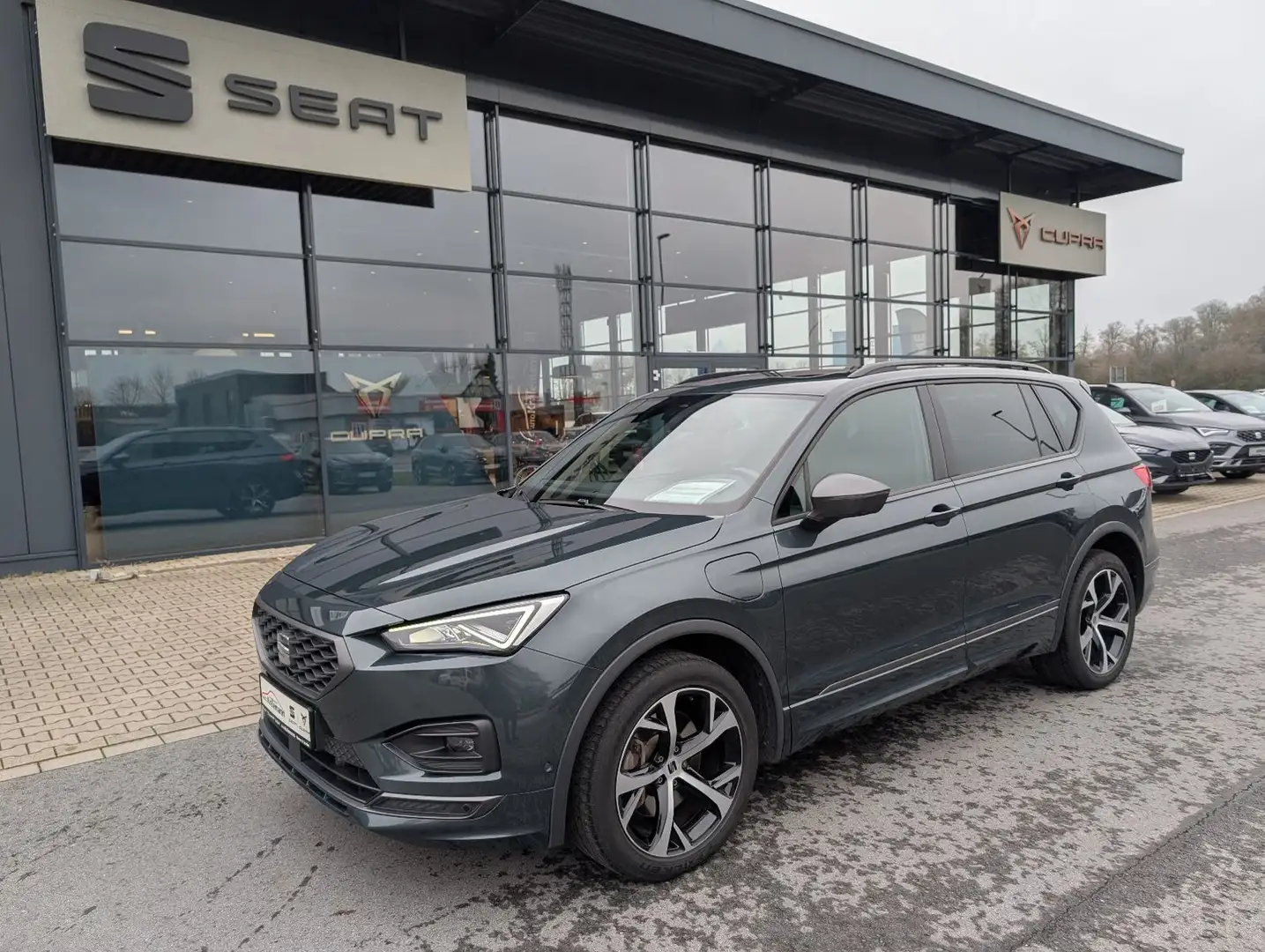 SEAT Tarraco FR 1,4 e-Hybrid *AHK*PanoDach* Szürke - 1