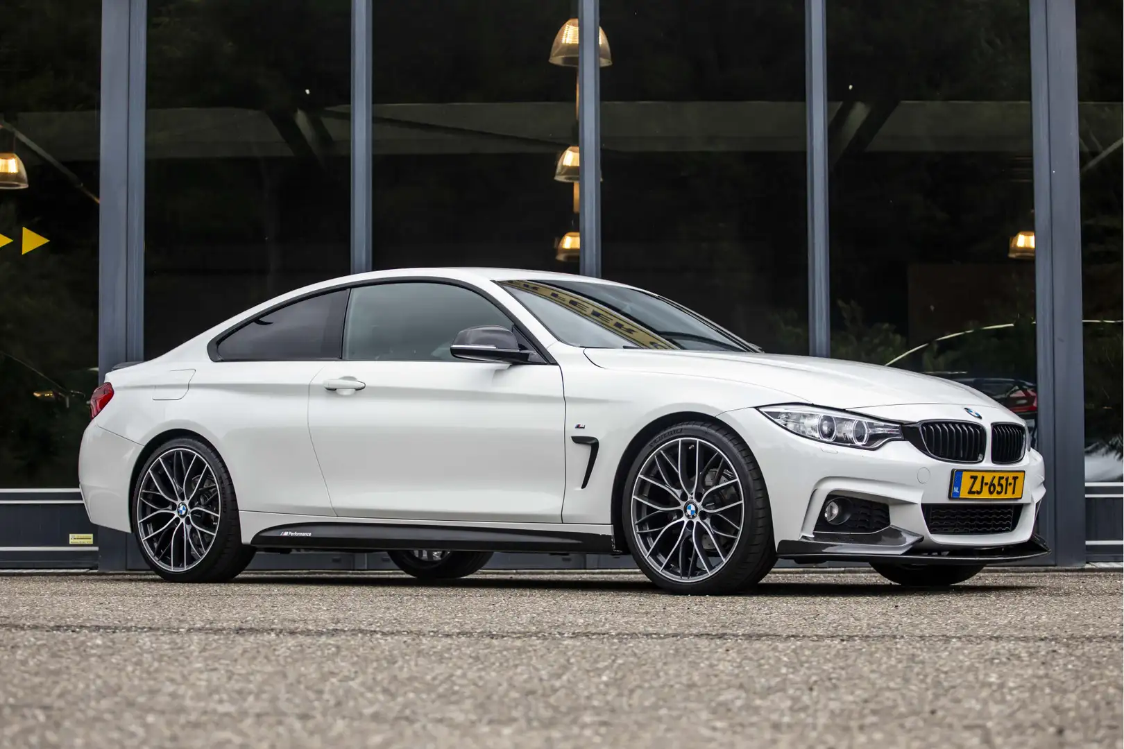 BMW 420 4-serie Coupe 420i Executive Wit - 1