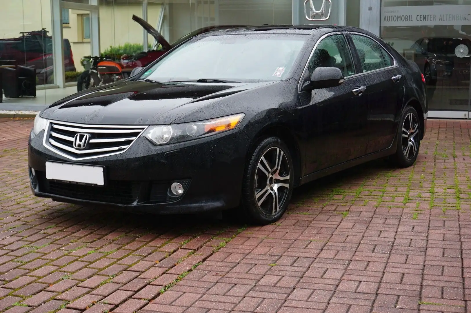 Honda Accord 2.0 Lim. Elegance Automatik Negru - 1