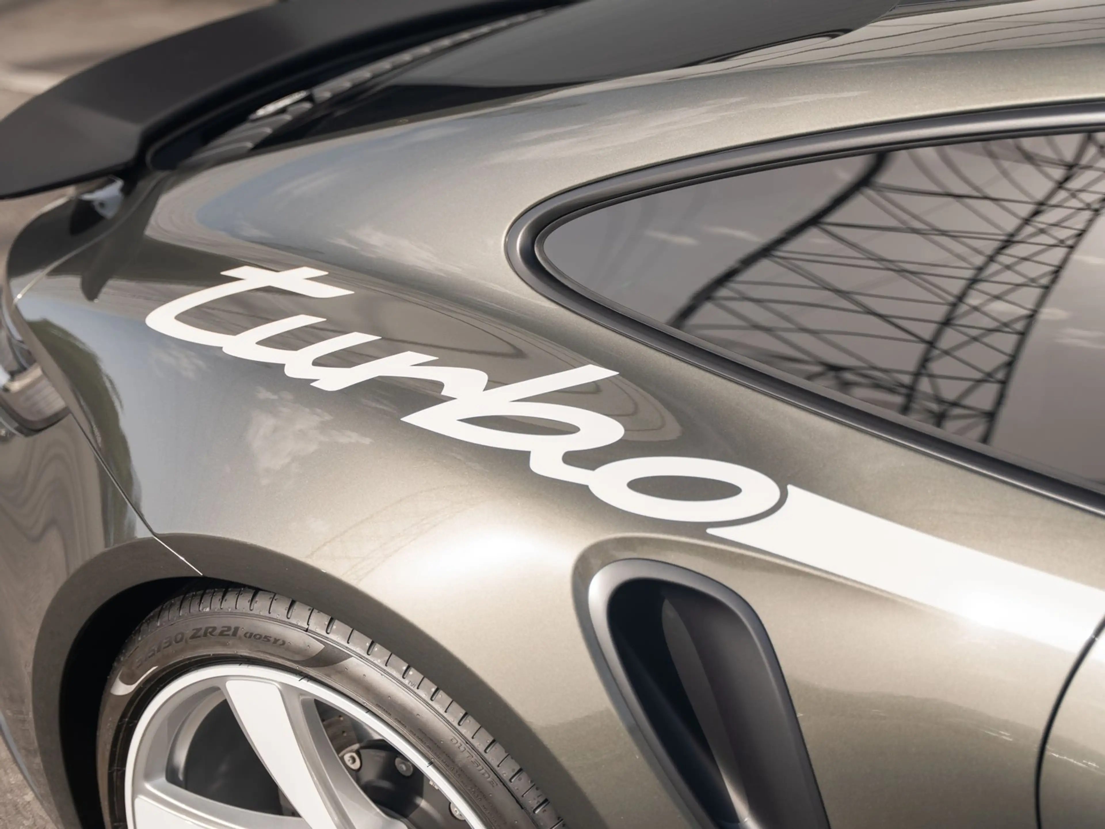 Porsche 911 Turbo 50 Jahre — photo 26