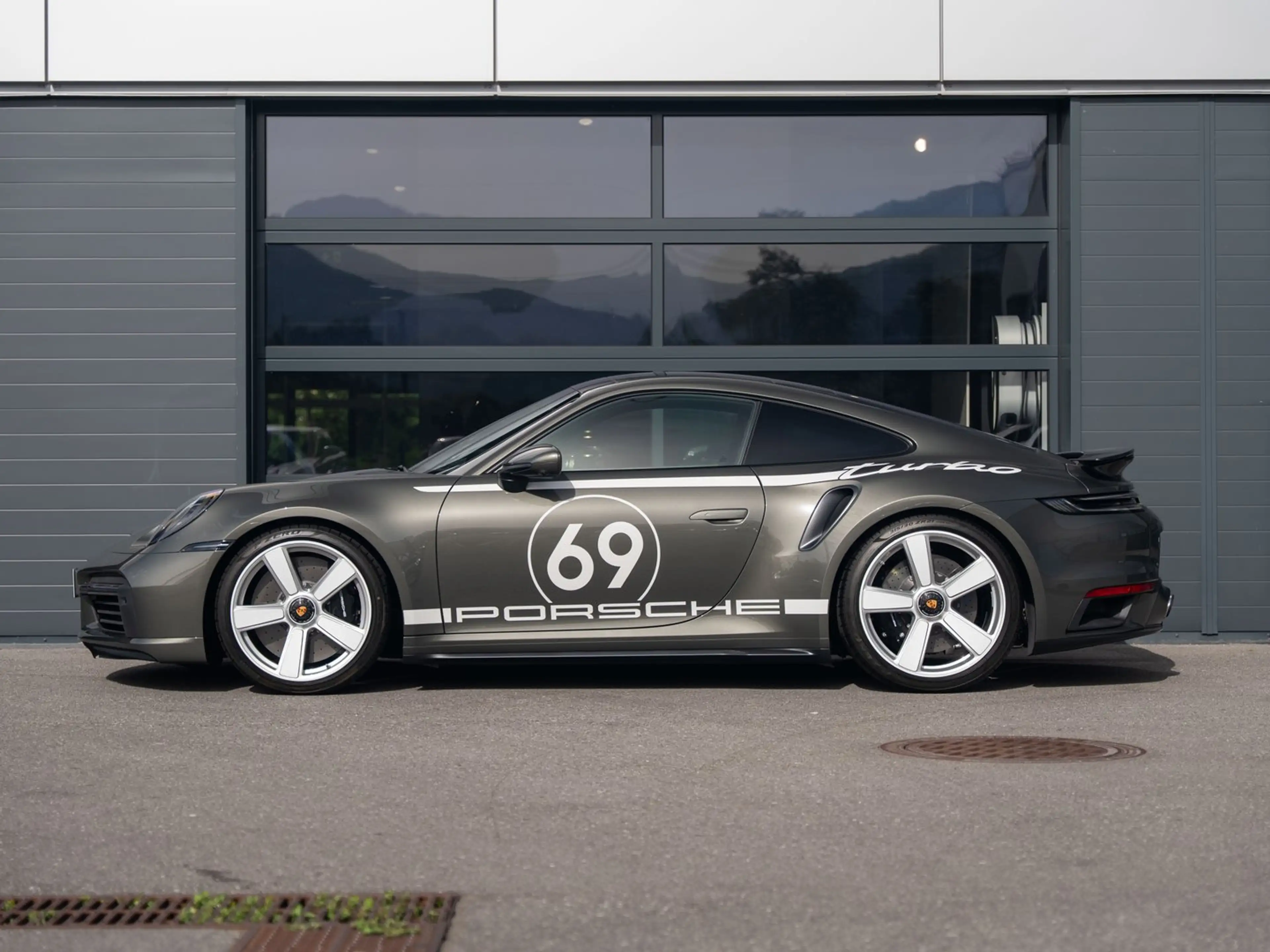 Porsche 911 Turbo 50 Jahre — photo 2