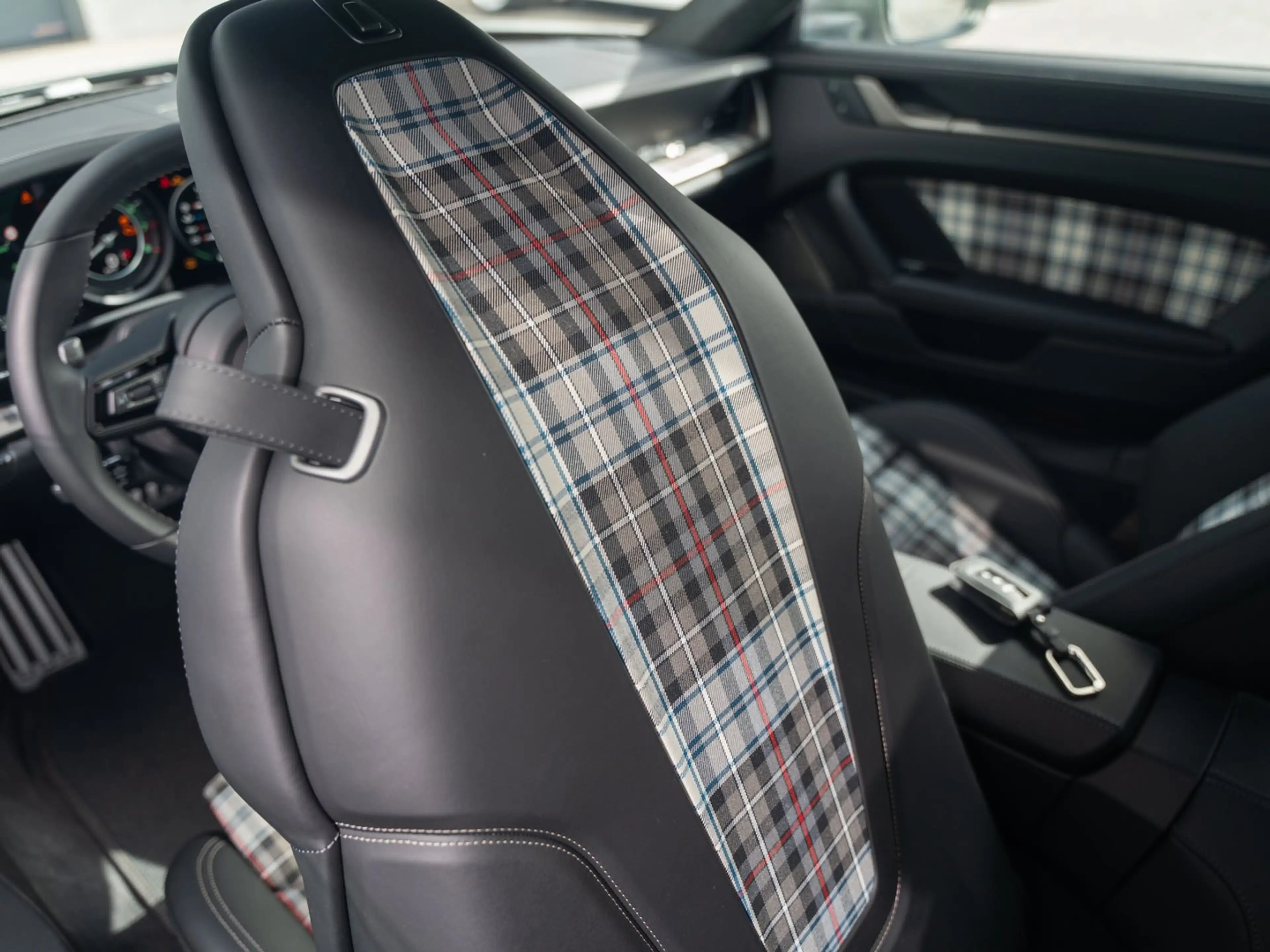 Porsche 911 Turbo 50 Jahre — photo 24