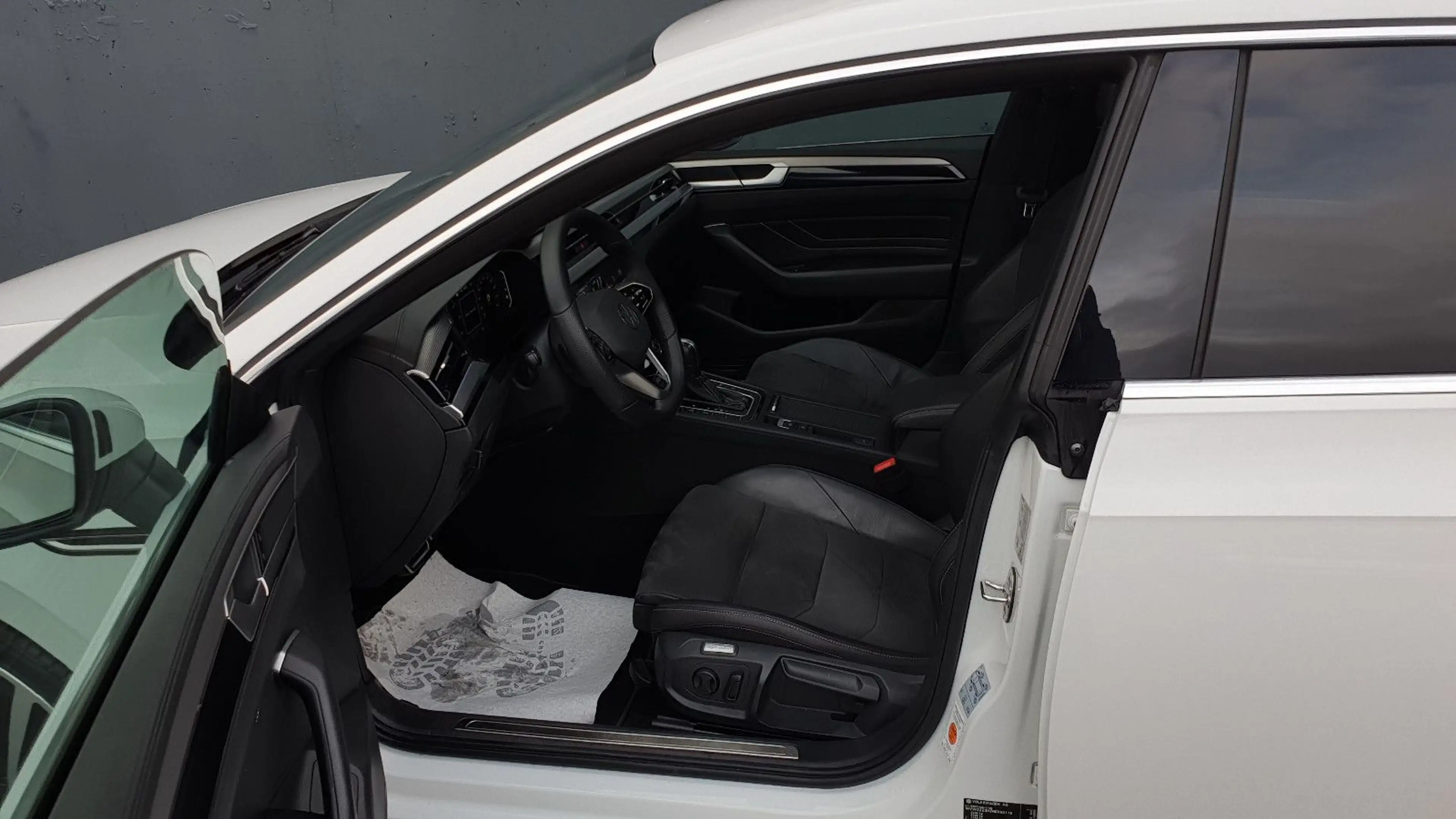 Volkswagen Arteon 2.0 TDI DSG 3 x R-Line Pano/DCC/ACC/20 — photo 6