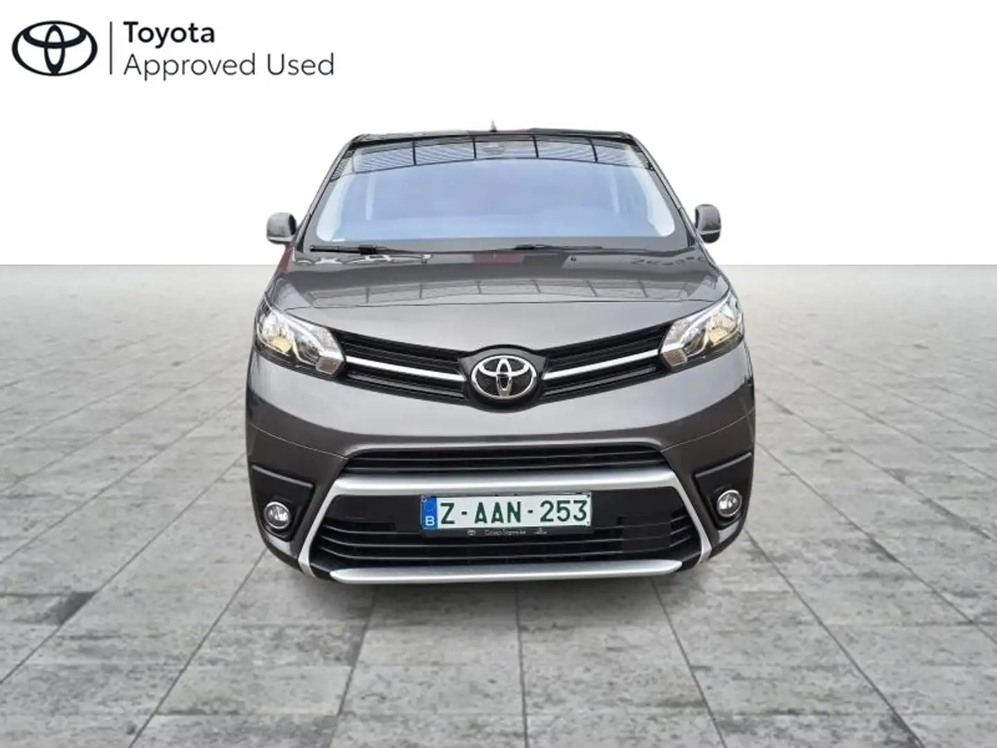 Toyota Verso MPV Grijs - 1