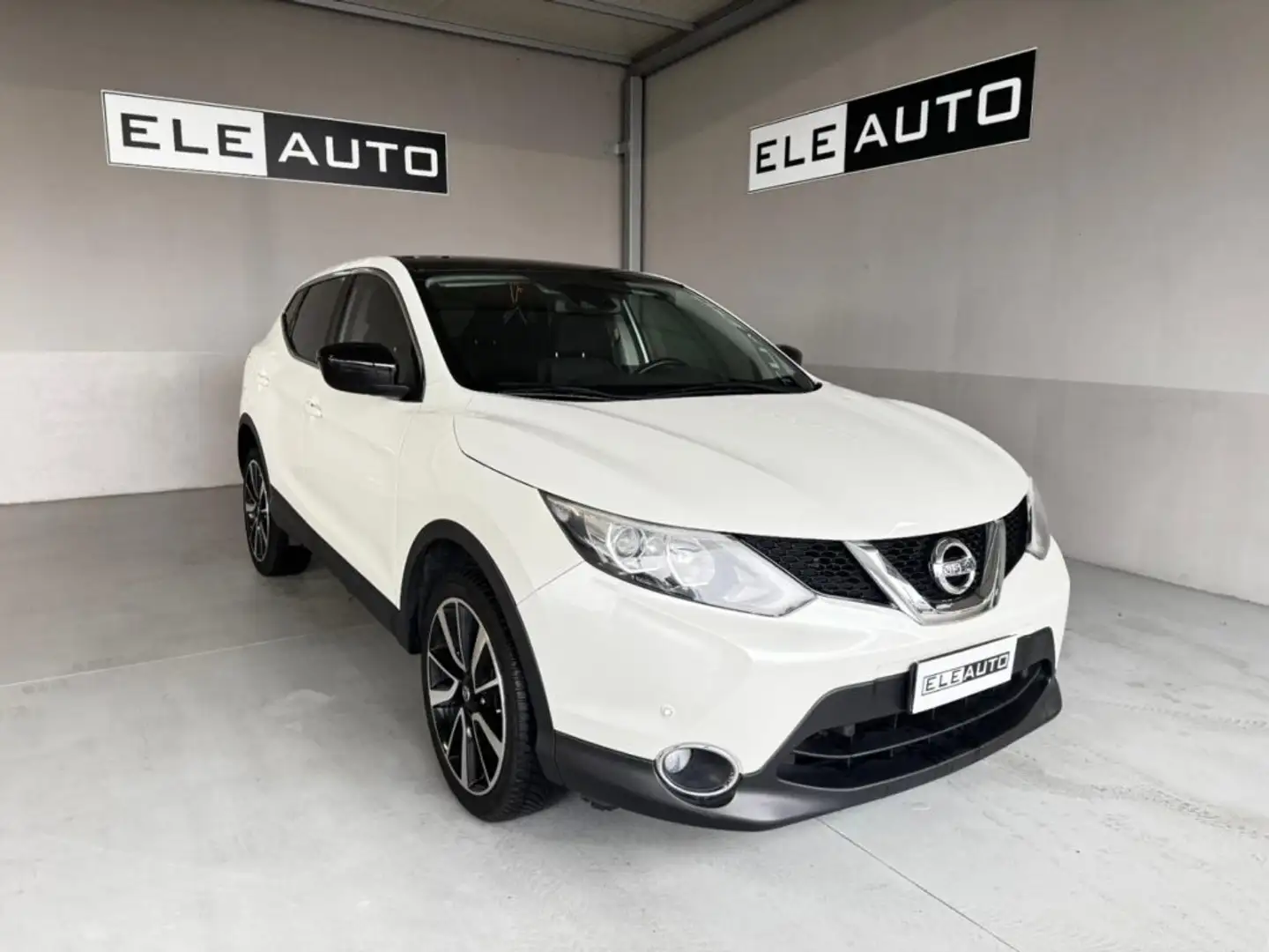 Nissan Qashqai 1.2 DIG-T 116cv Acenta Carplay - Telecamera - 19'' Wit - 1