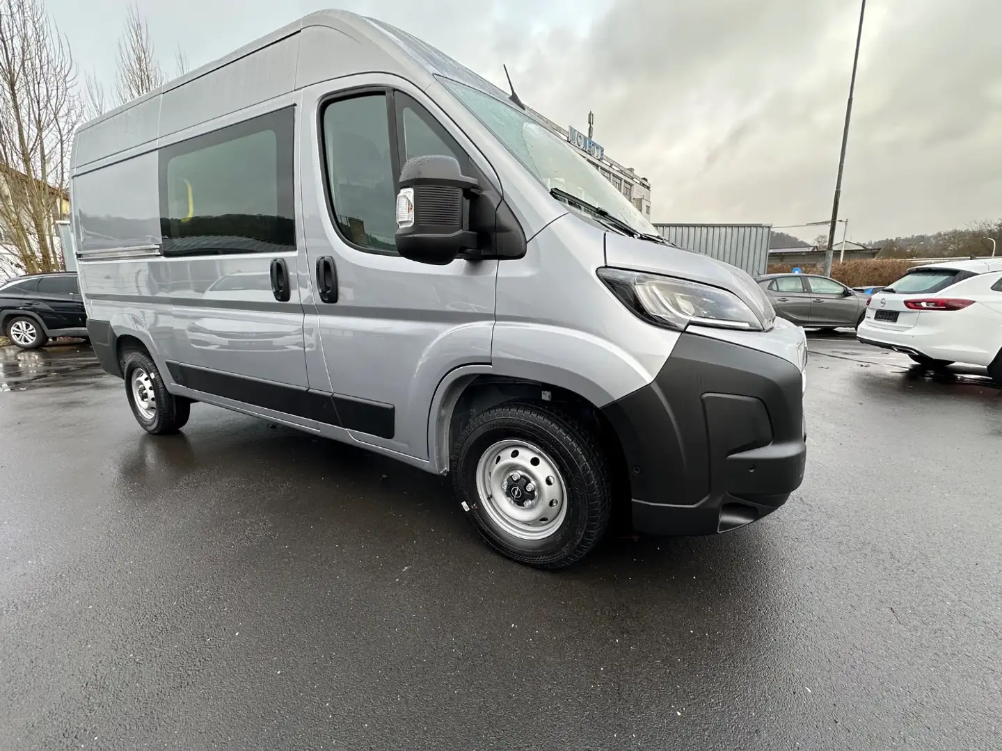 Opel Movano Cargo 3,5t L2H2 2.2 BlueHDi 140 sofort verf Grau - 2